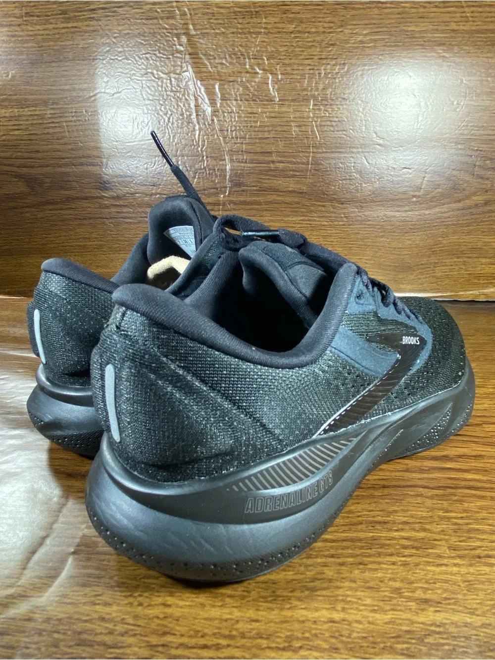 Brooks Adrenaline GTS 24 women’s shoe size 7